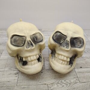 Lot 2 Spooky Skulls Halloween Gothic Haunted House Plastic Skeleton Head Macabre